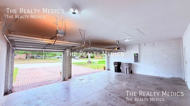 Building Photo - 4067 Knott Dr
