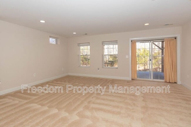 Building Photo - 10774 Monocacy Way
