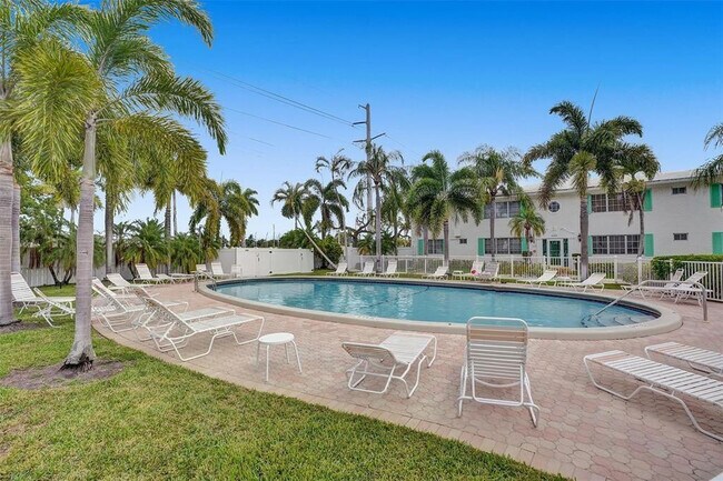 Building Photo - 1821 NE 62nd St