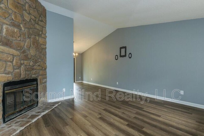 Building Photo - 8221 Rocky Ct