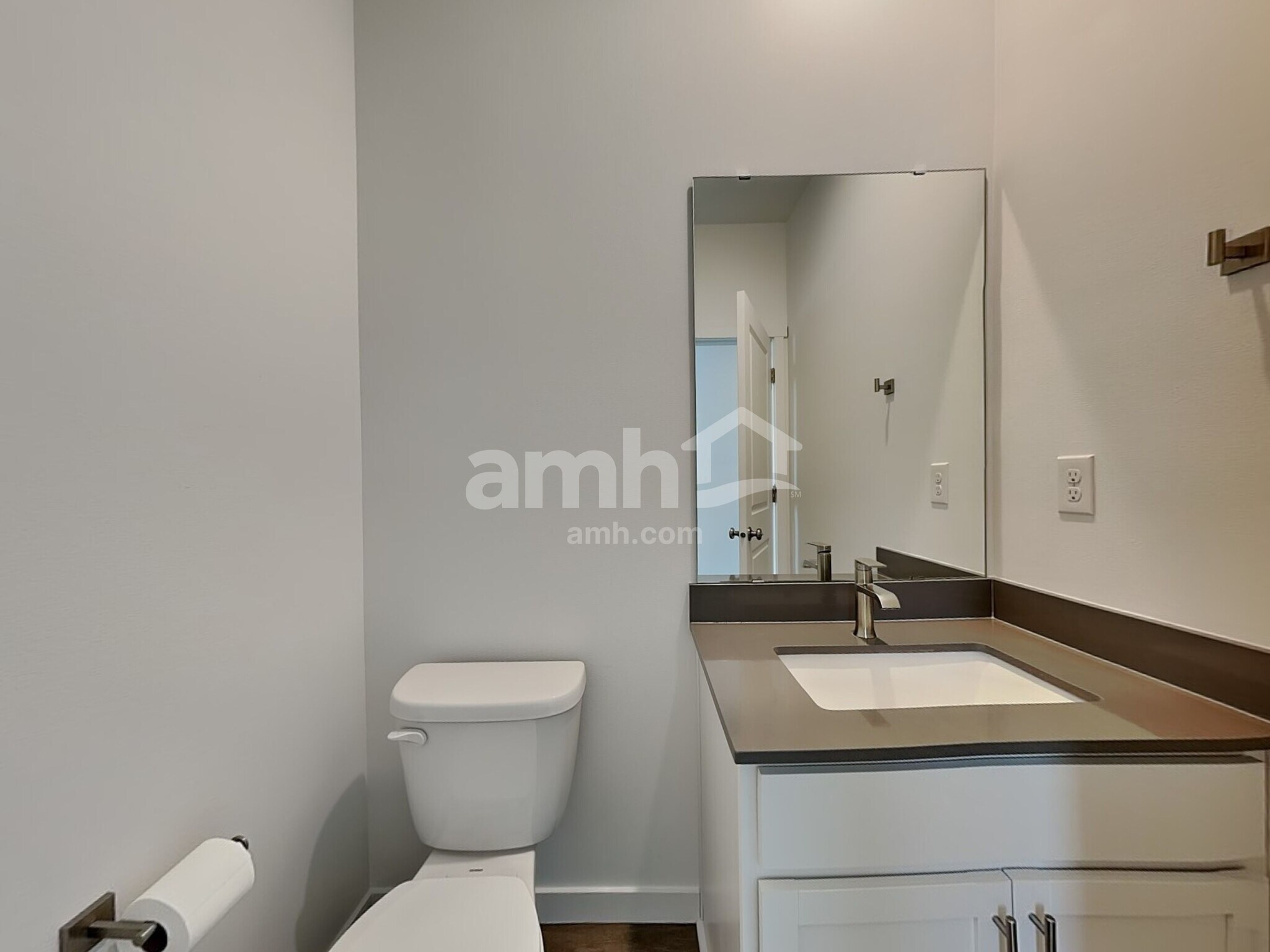 Building Photo - 5003 Washington St SE