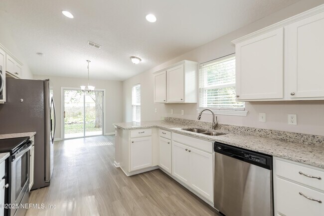 Building Photo - 416 Palm St