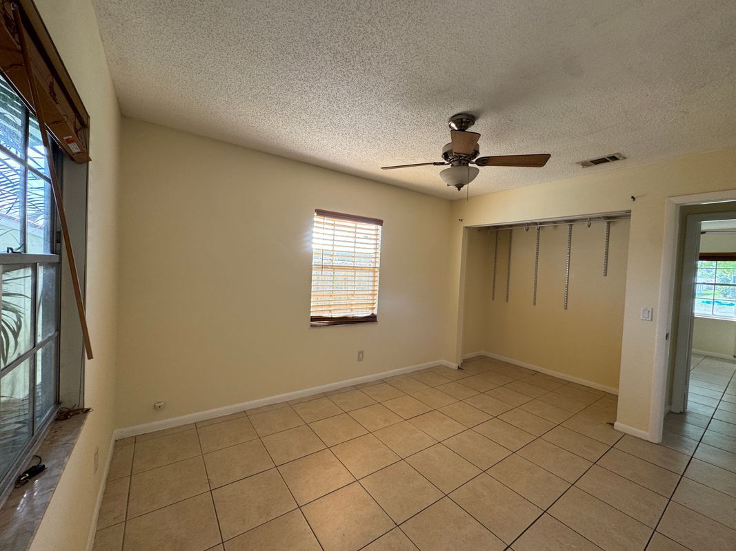 Building Photo - 364 16th St SW