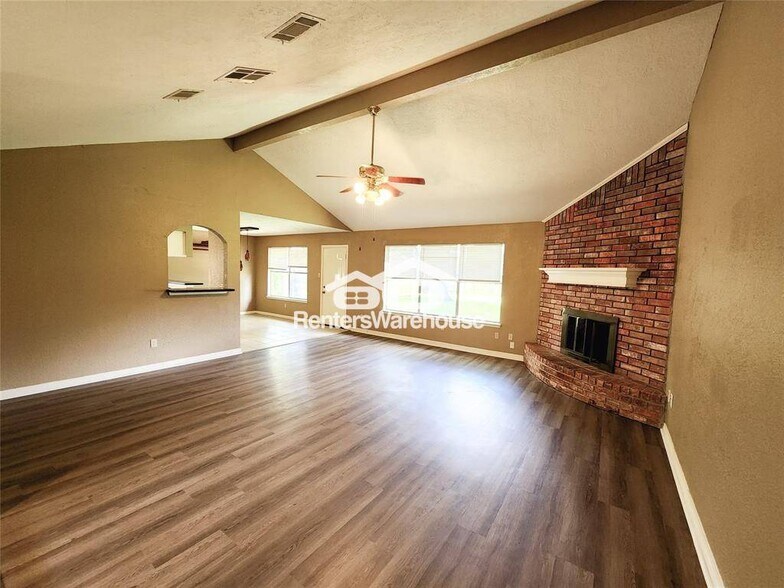 Building Photo - 1359 Tenderden Dr