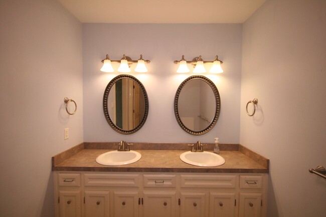 Building Photo - WONDERFUL 2-STORY HOME IN WALNUT CREEK *SP...