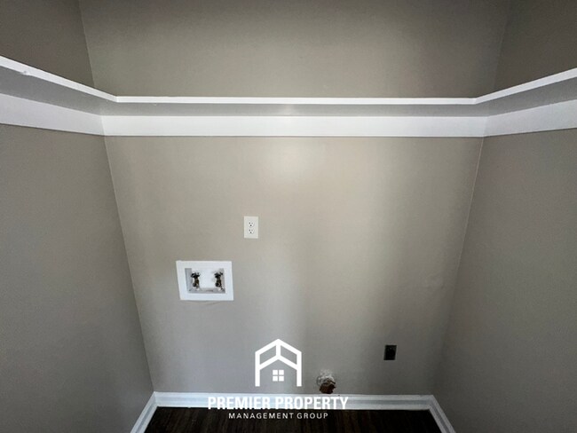 Building Photo - Quiet 3BR/2BA Cove in 38141 | Vaulted Ceilings, Fireplace & 2-Car Garage