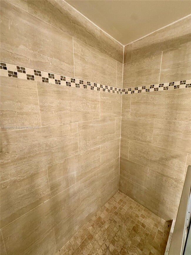 Building Photo - 110 Gardens Dr