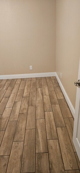 Building Photo - 3139 E Lyell Ave