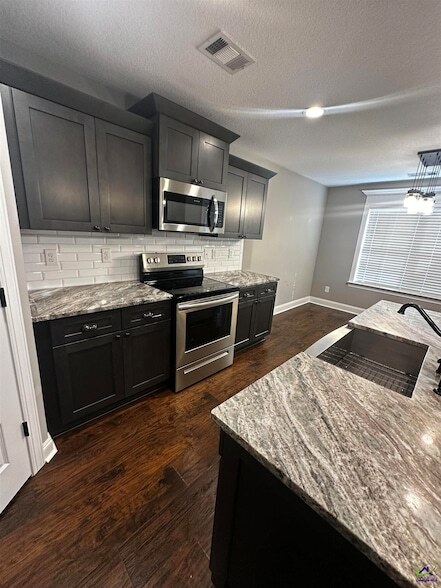 Building Photo - 126 Locks Heath Ct