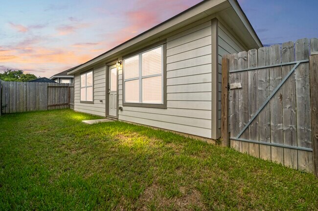 Building Photo - 13522 Luke Pr Ct