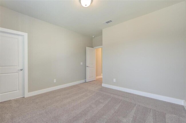 Building Photo - 1709 Summerlyn Ter Dr
