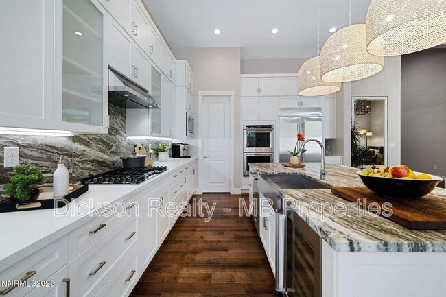Building Photo - 709 W Pleasant Oak Trl
