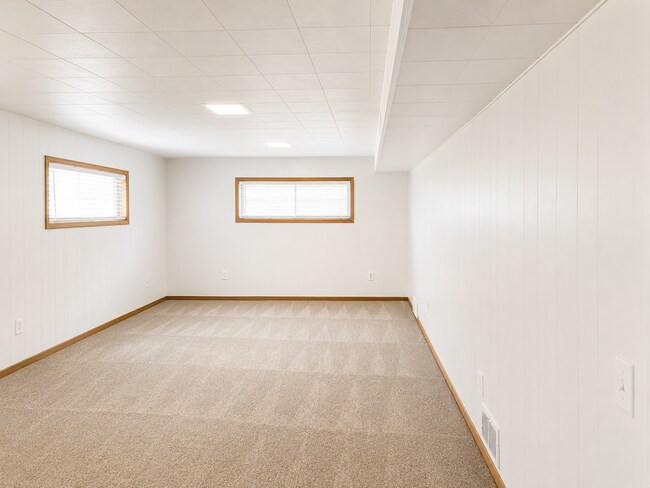 Building Photo - Large Basement Apartment For Rent