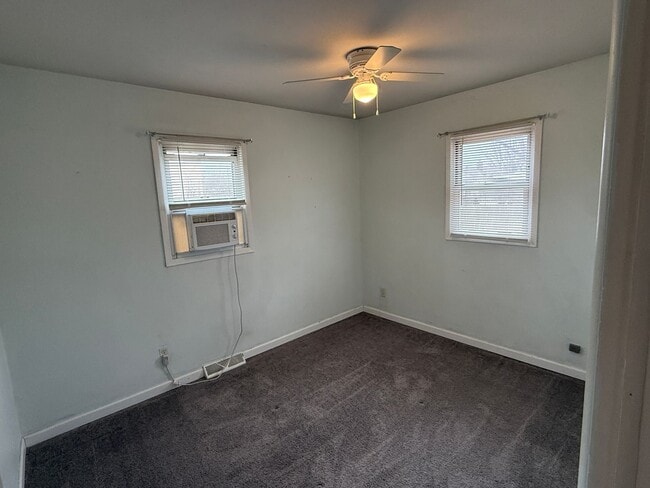 Building Photo - ~Applications Pending~ 2 bedroom, 1 bath Home for Rent