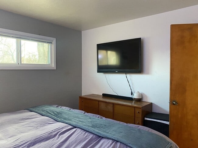 Building Photo - 1724-1726 Morningside Dr