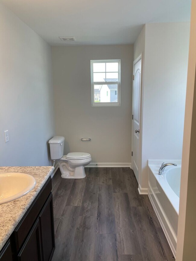 Building Photo - Rice Creek!  Port Wentworth **Rent Special...