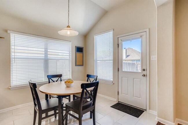 Building Photo - 1204 Utopia Ln
