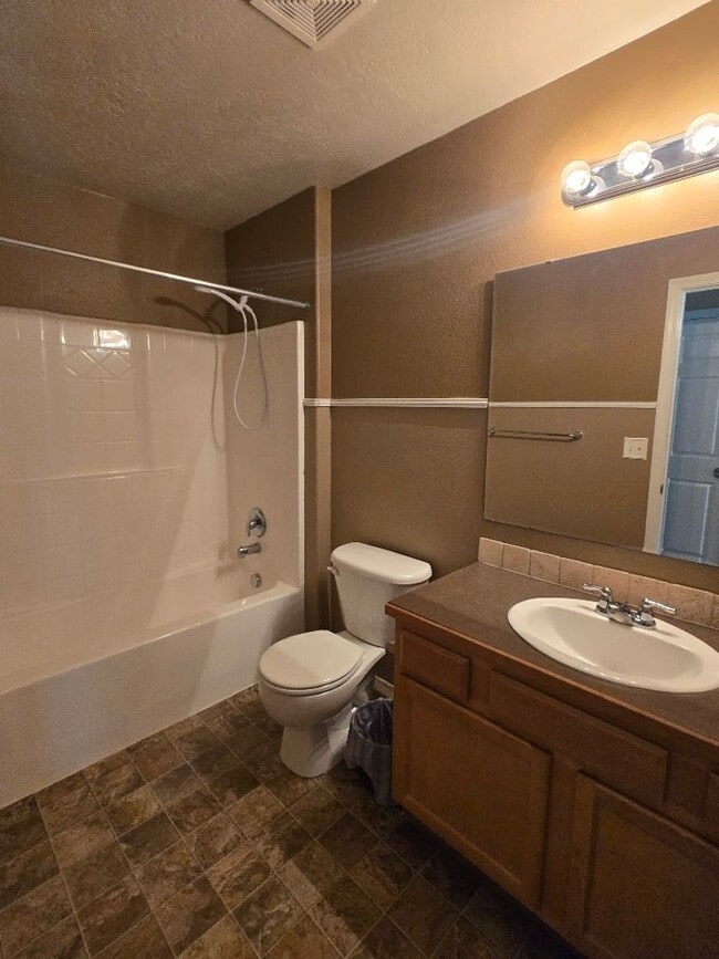 Building Photo - Lovely Meridian Home