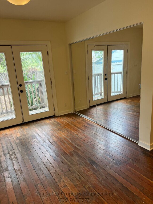 Building Photo - Charming 1 Bedroom Home with Hardwood Floors & Private Backyard