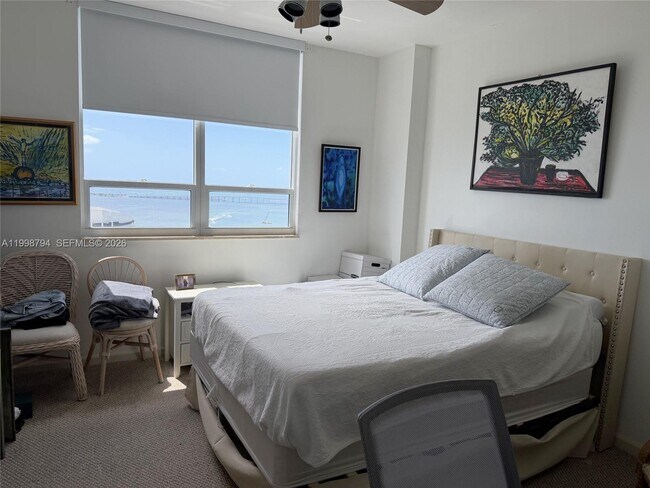 Building Photo - 801 Brickell Key Blvd