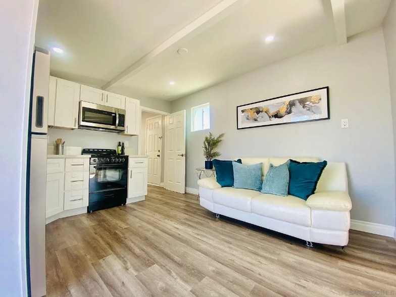 Building Photo - 1333 Nashville St