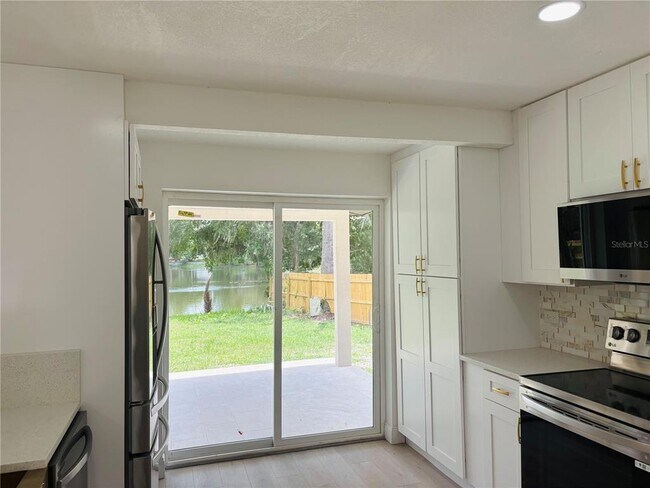 Building Photo - 12909 Forest Hills Dr