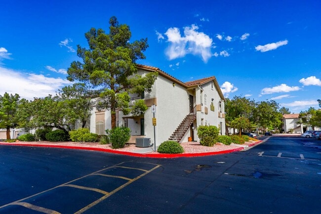 Building Photo - 3 Bed Condo In Gated West Side Community