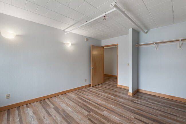 Building Photo - Kilbourn Terrace