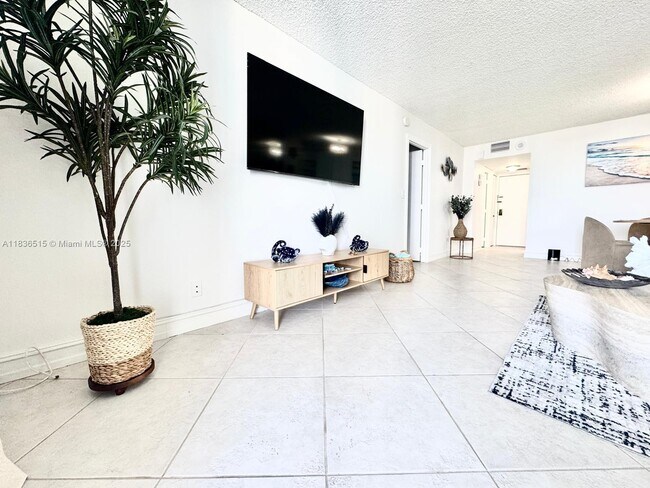 Building Photo - 3800 S Ocean Dr