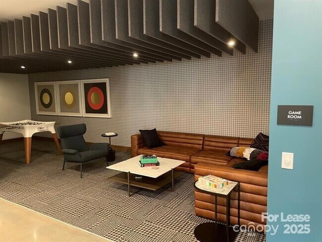 Building Photo - 4220 Colony Plz Dr