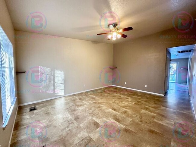 Building Photo - 1 Month Free!!! Beautiful 3BR 2 Bath home with RV Parking!