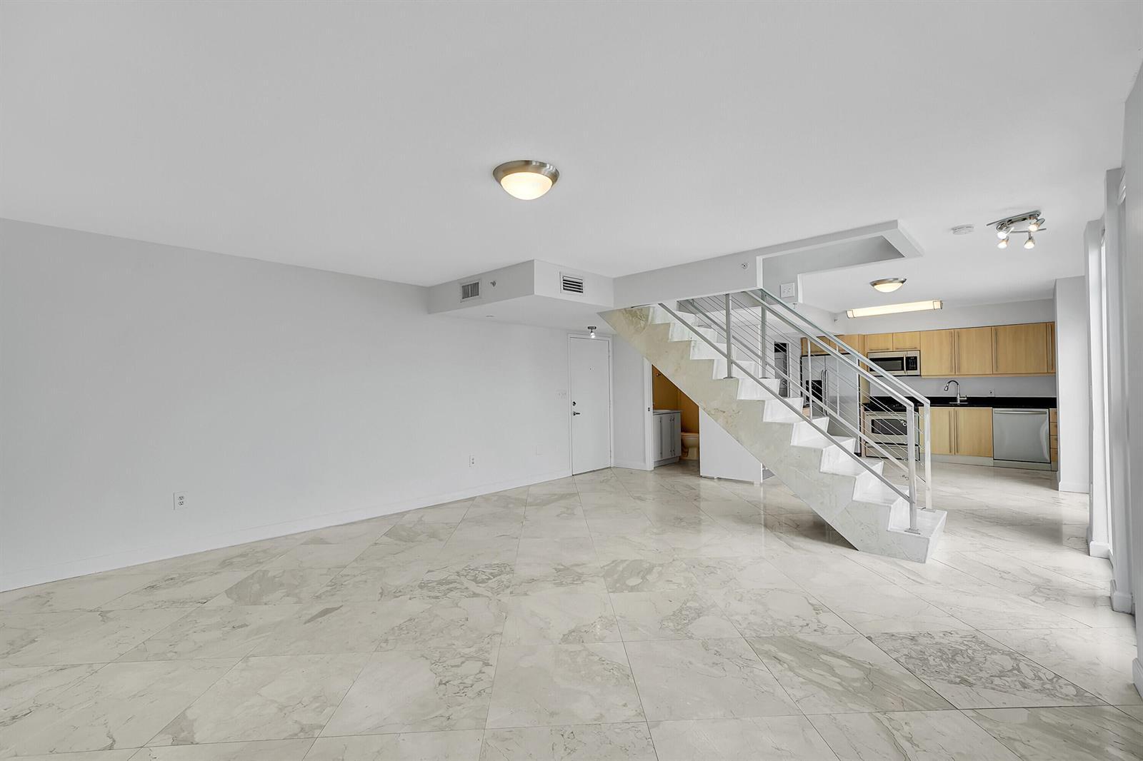 Building Photo - 7600 Collins Ave