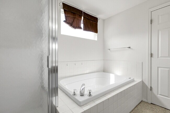 Building Photo - $2,650.00 - 4 Bedrooms, 2.5 Bathrooms, Sin...
