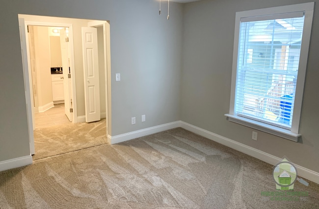 Building Photo - 119 Dime St