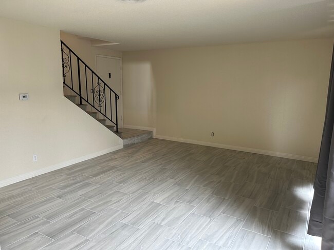 Building Photo - 642 Lemar Park Dr