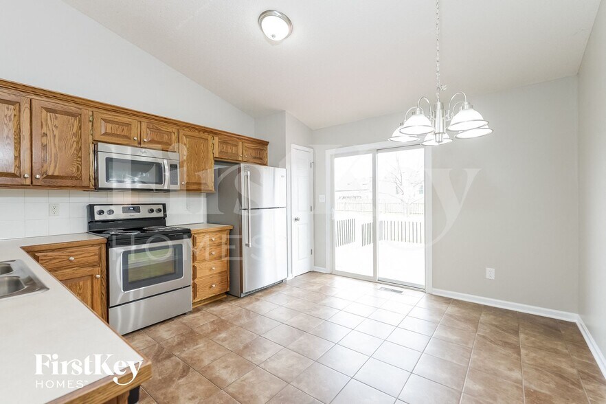 Building Photo - 11039 N Ditman Ct