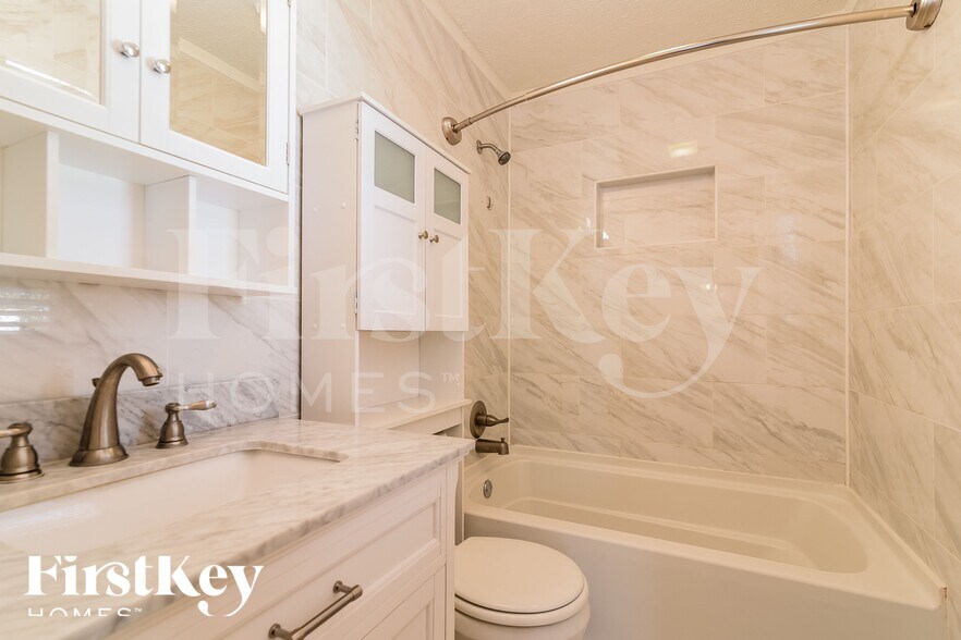 Building Photo - 1562 Winding Creek Trail