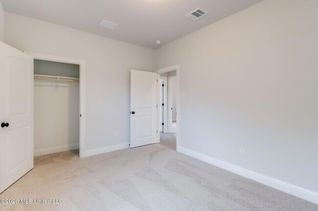 Building Photo - 15234 High Point Dr