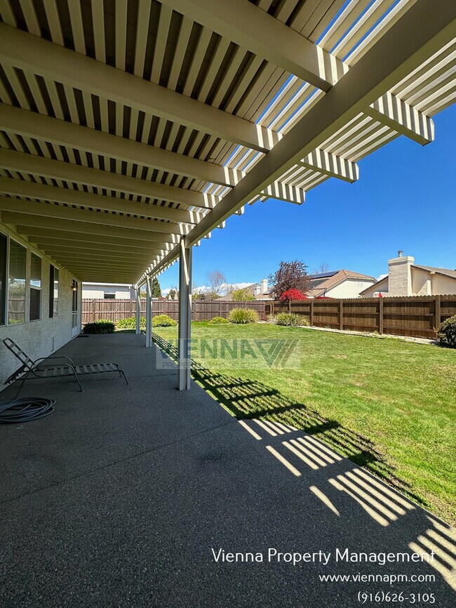 Building Photo - Gorgeous Lincoln Home in Great Neighborhood!
