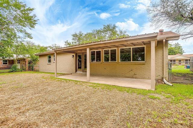 Building Photo - 144 NW Suzanne Terrace