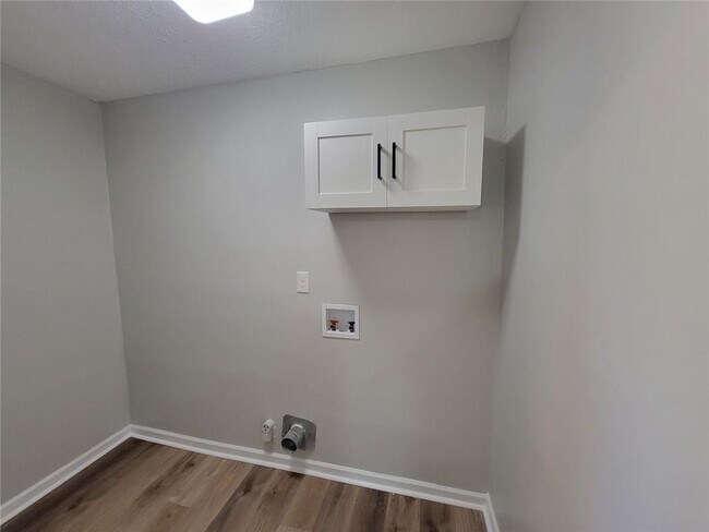 Building Photo - 2392 Shire Ct