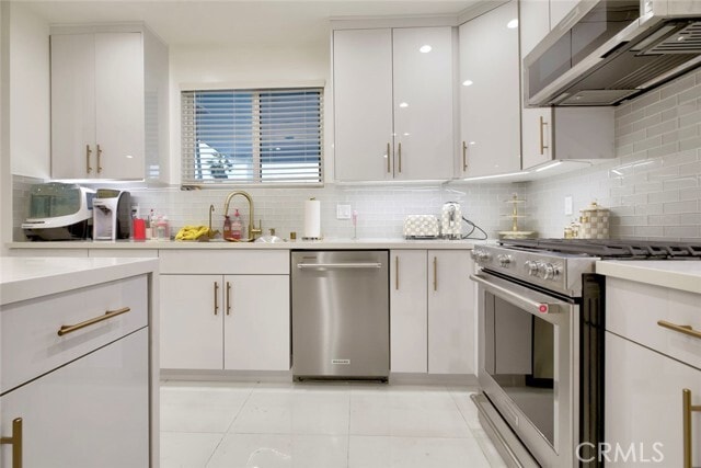 Building Photo - 10263 Strathern St