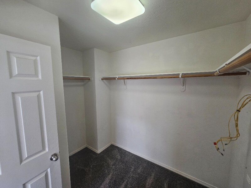 Building Photo - 6653 E Braly Ave
