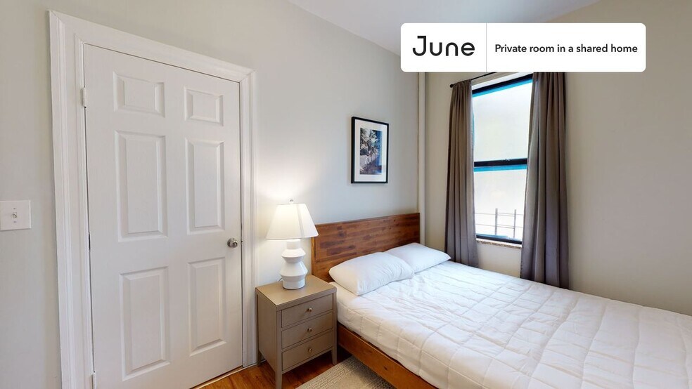 Building Photo - Room in Shared 3 bed/1 bath home