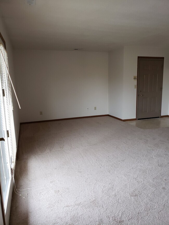 Building Photo - 5742 Ryewyck Dr
