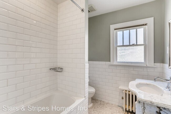 Building Photo - 3 br, 2 bath House - 1121 S. Downing Street
