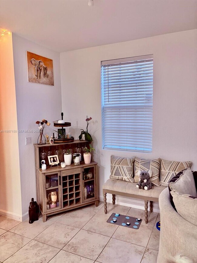 Building Photo - 4002 NW 11 Dr