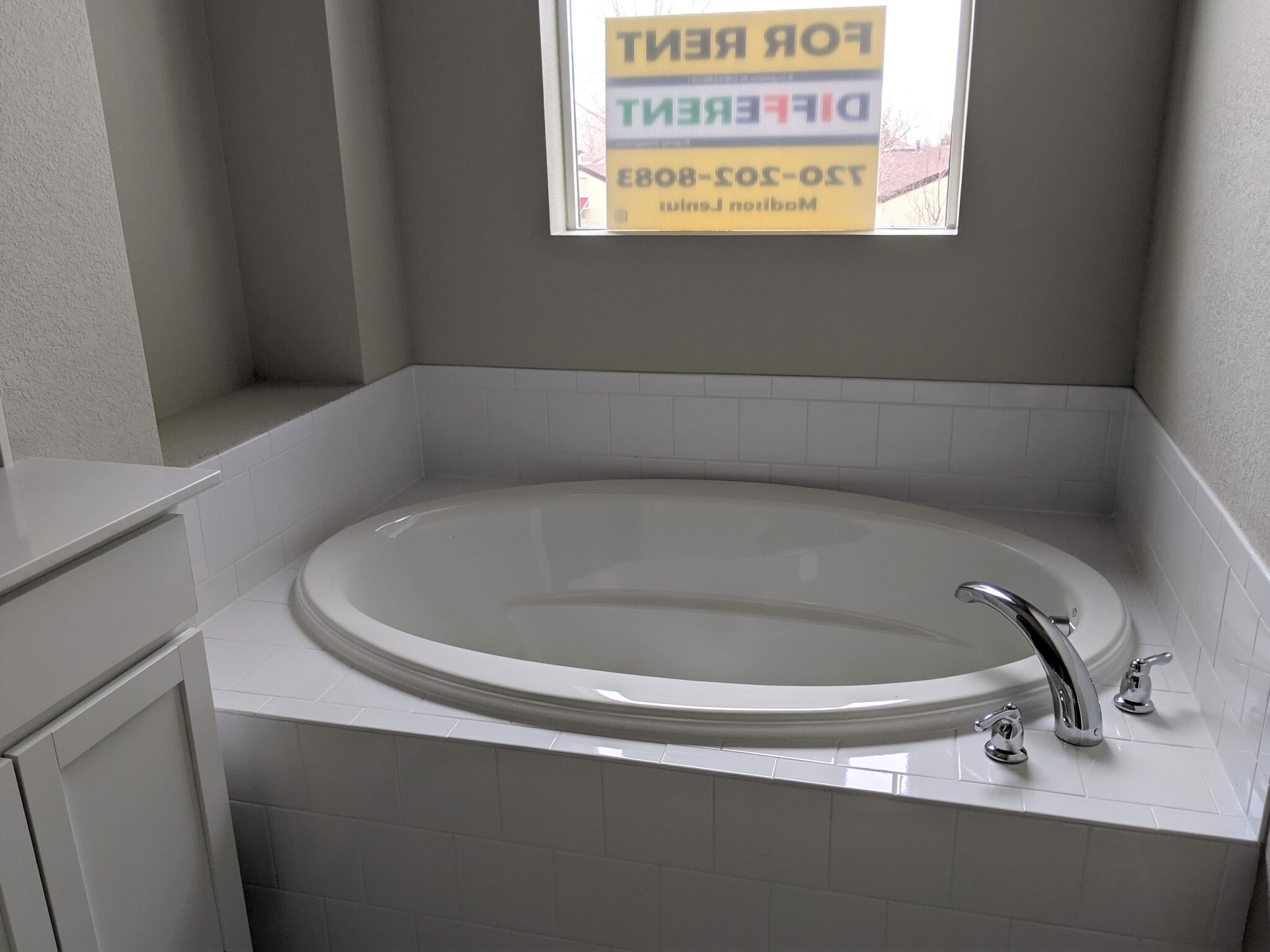 Master Bathroom - 14925 E Belleview Dr