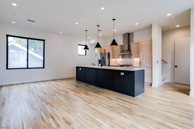 Building Photo - 5609 Live Oak St