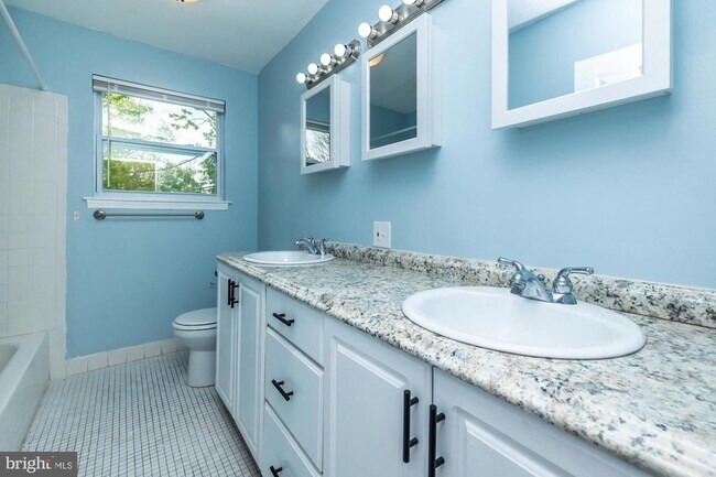 Building Photo - 3204 Norma Dr